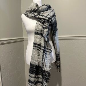 American Eagle Outfitters Black and Gray Plaid Scarf